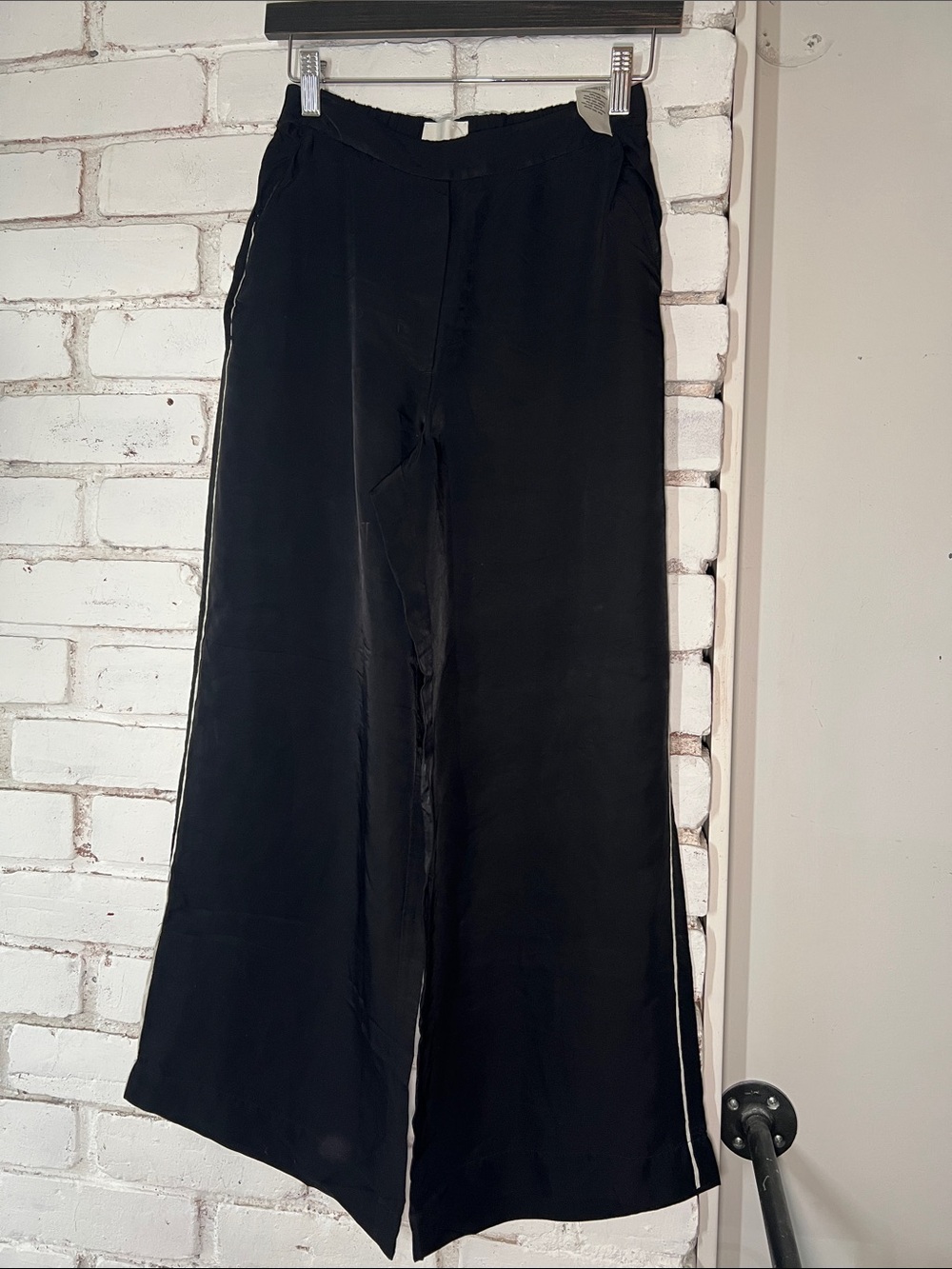 Wilfred Black Satin weave straight leg pant